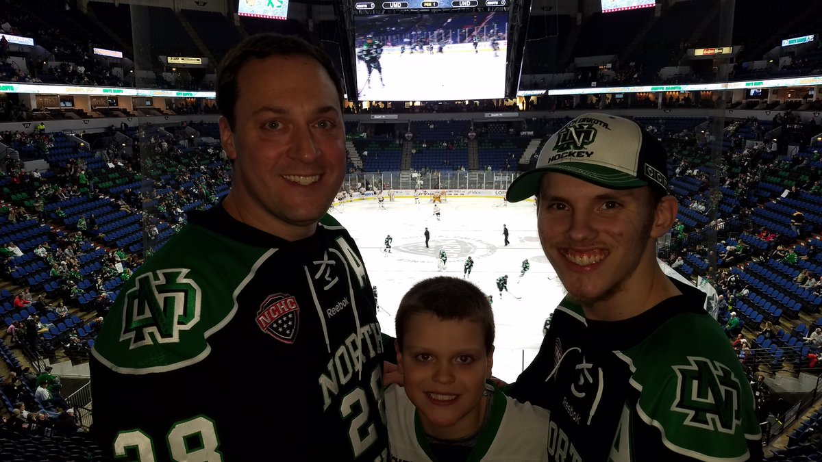 Staying with the business suits. Throwback to @GeneralPattyn28 <a href="/troystecher/">Troy Stecher</a> Let's go Sioux! <a href="/NCHCFFLive/">Frozen Faceoff Live</a>
