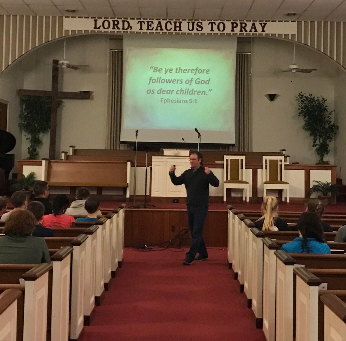TheWildsofNE's tweet photo. #WhereInTheWorldIsRand Yep, he is preaching again... but where? #thewildsofne https://t.co/RiZ8Llxbld