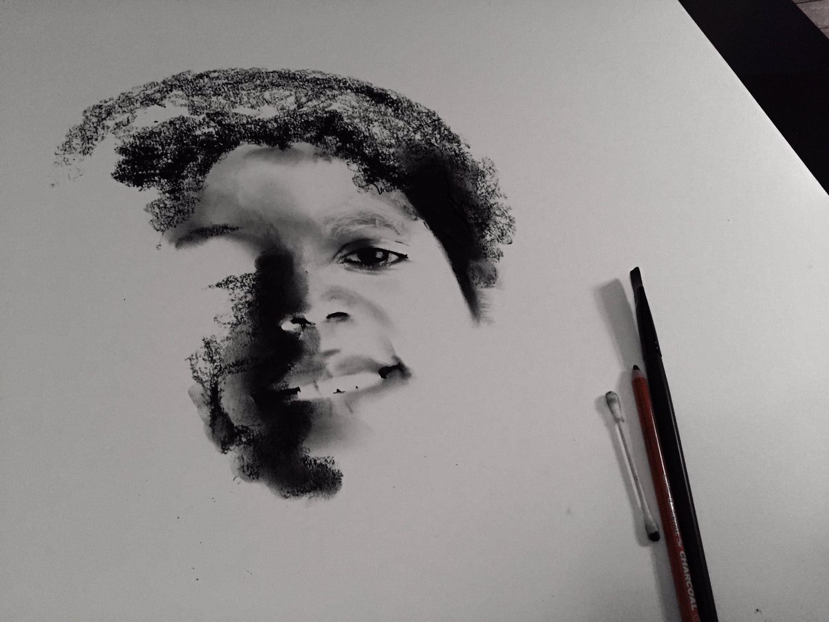 HeatherBTaylor's tweet photo. #workinprogress #charcoal #art https://t.co/4I3Xxp9Kll