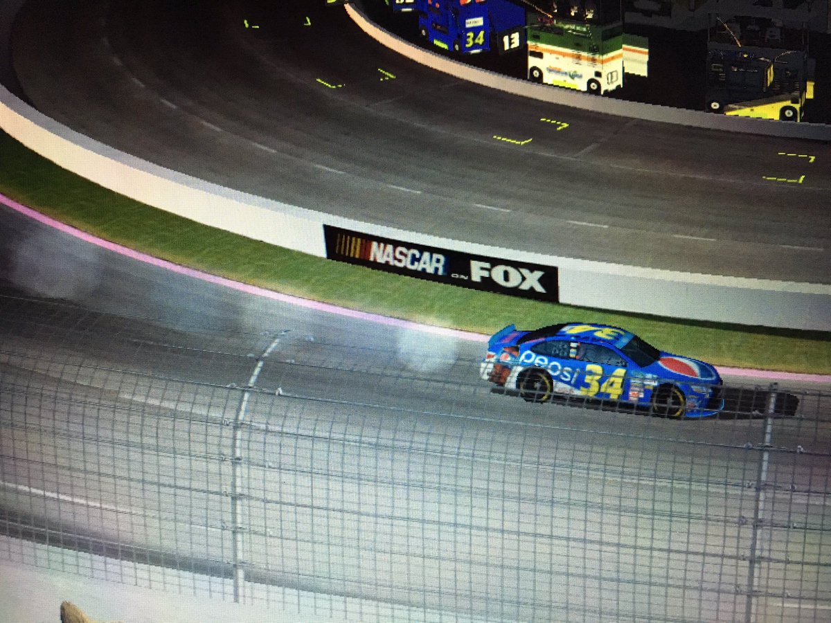 BurkesTCS's tweet photo. Heartbreak for Josef Miele here at Martinsville.

A blown engine on with 85 laps to go.
#MHD200 https://t.co/p3zIrkP0IP