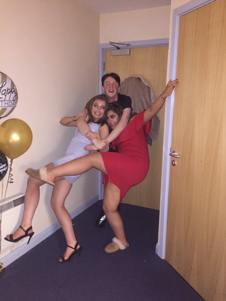 izzydrill's tweet photo. Loving being out with my besties ❤️ https://t.co/ZEwXHAoPCY