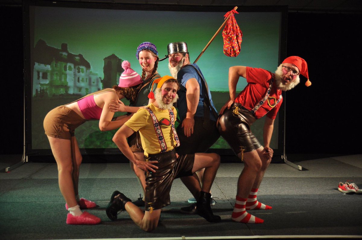 When your crew bring it #gnomesvsmermaids <a href="/adelaide_fringe/">adelaide fringe</a> #suchchliché <a href="/TheGCAdelaide/">Colin Koch</a> not here for a long time ;)