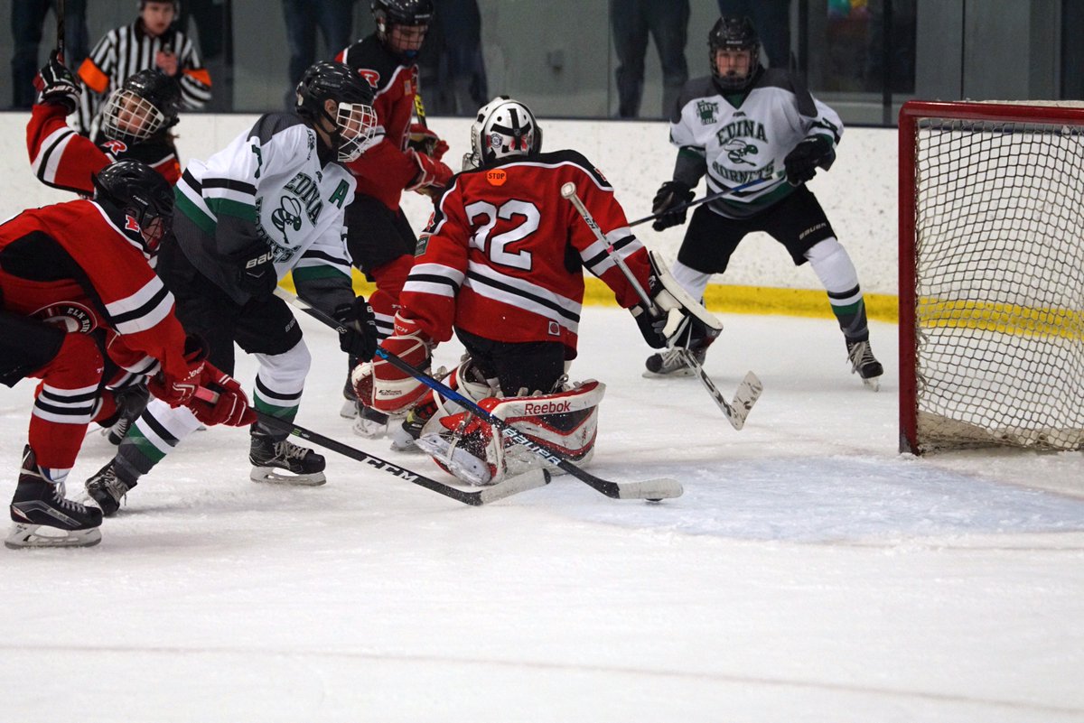YouthHockeyHub's tweet photo. STATE BANTAM B

Brett Witzke's two first period goals boosted Edina White to a 6-2 win over Elk River. https://t.co/gFXs0oU45K