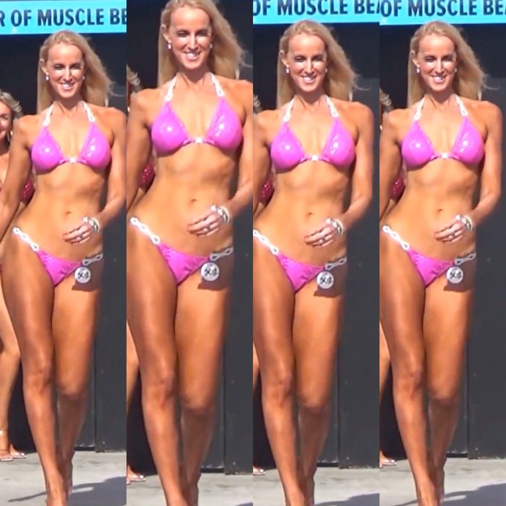 ideabox_yo's tweet photo. #muscleBeach #fitnessmodel #pinkBikini #competition https://t.co/nR59VeiMM0