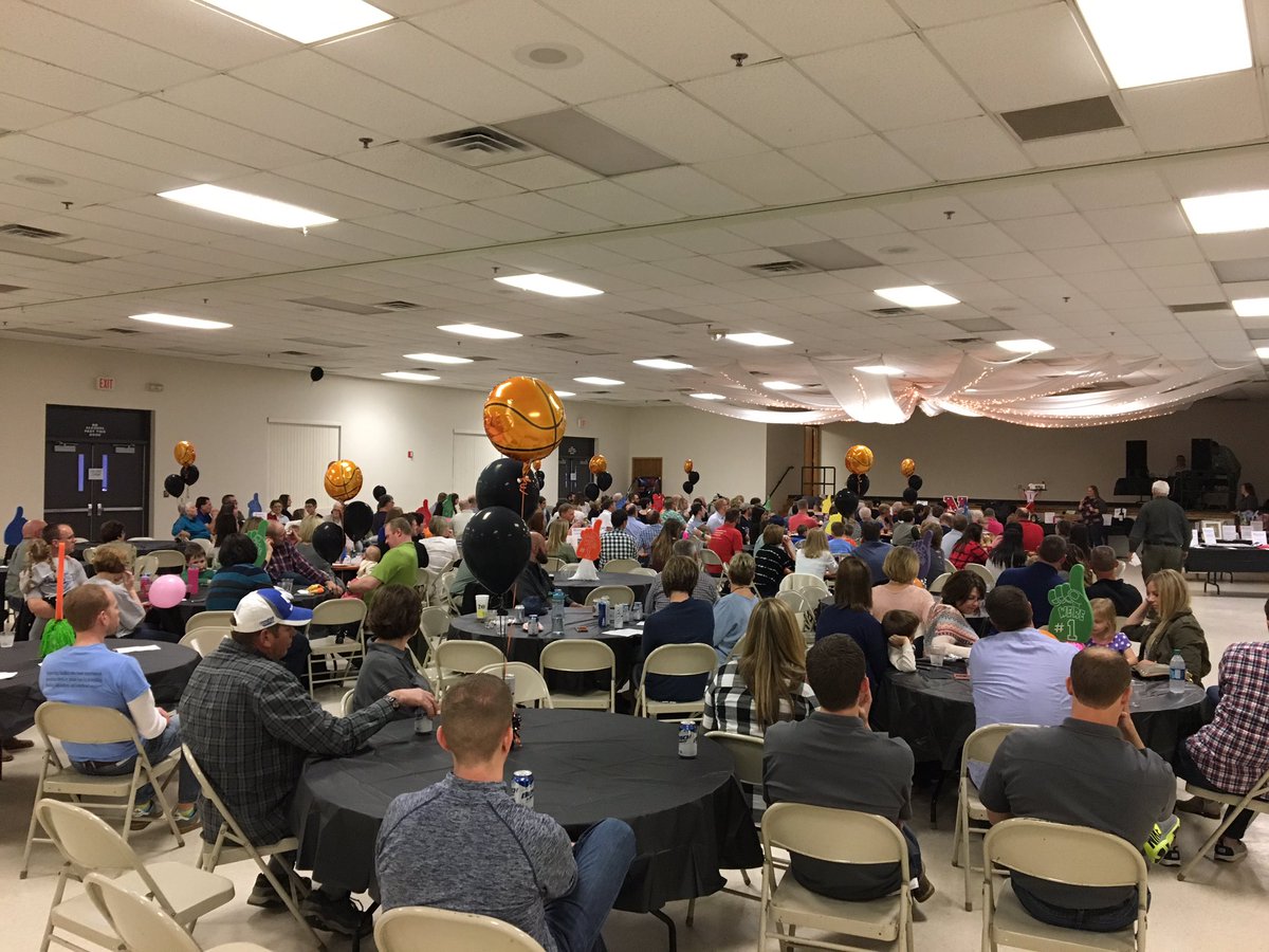 cnnctd4ever's tweet photo. It's a packed house for our 3rd annual fundraiser and celebration! Thank you so much for coming! https://t.co/ZUwEwgwN3v
