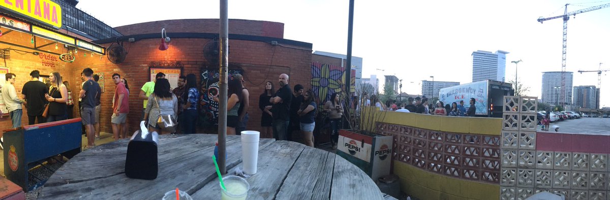 sethgrizz's tweet photo. Best tacos in Dallas, always worth the wait! #Tacomania @LaVentanaTacos @wfaachannel8 https://t.co/DXerwukBfo