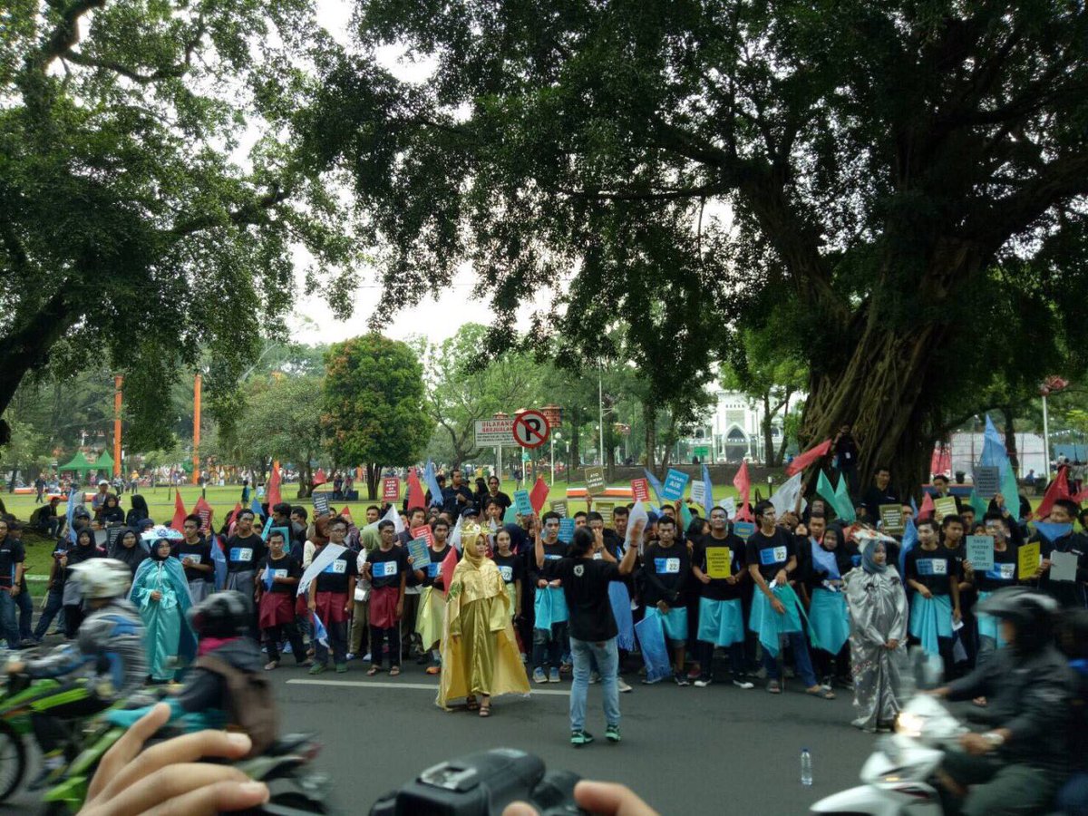 [LIVE REPORT]Yuk buruan ke alun-alun!Ini dia bbrp maskot WWC. Maskot-maskot memiliki arti tersendiri. Mau tau?Langsung aja dtg ke alun-alun🎉