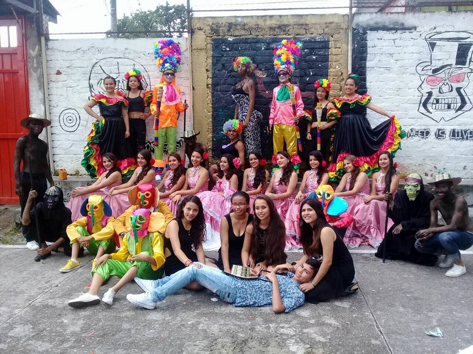 Valentinag_5's tweet photo. 😍😌❤👨‍👩‍👧‍👧 https://t.co/bYnp9CeJ67