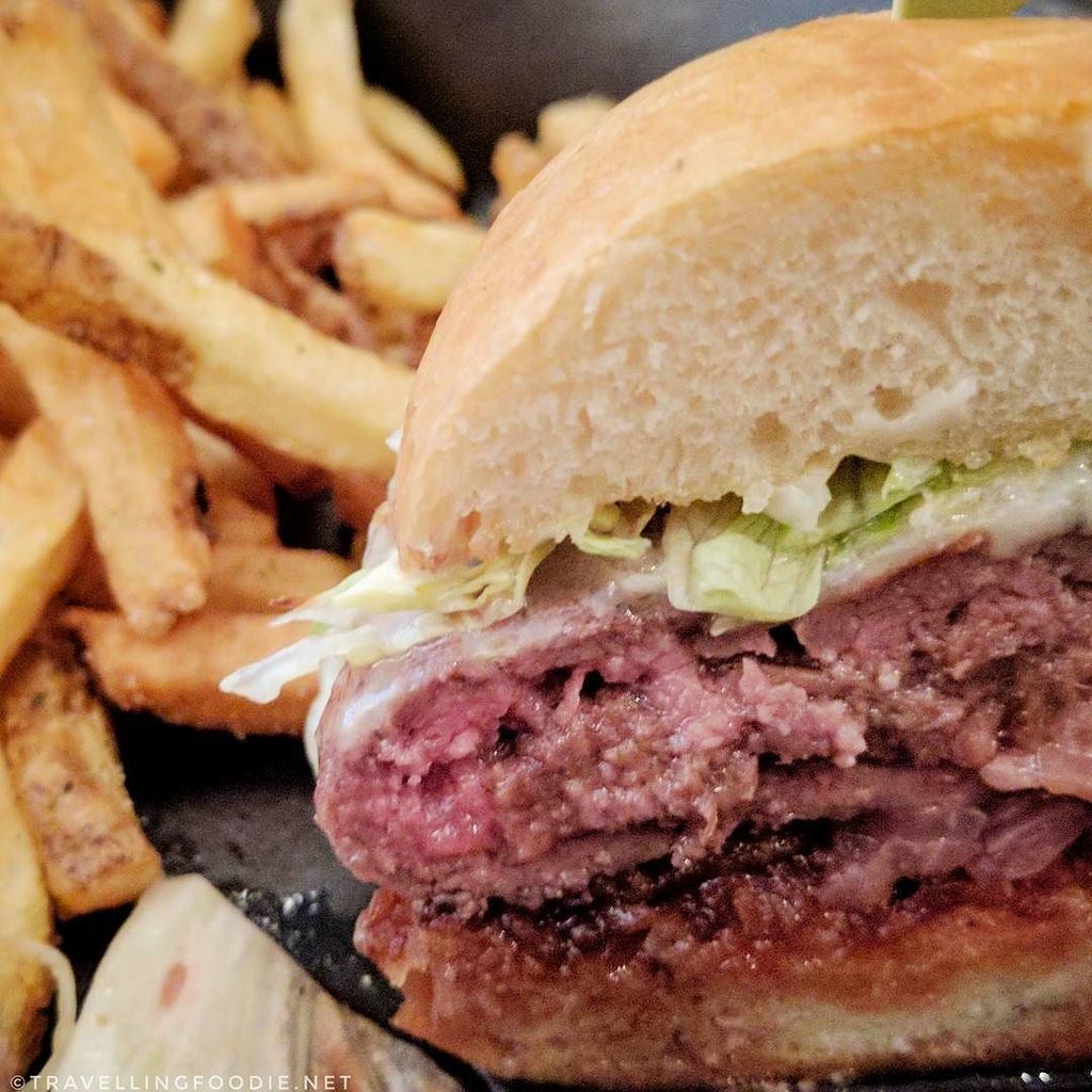 TravelNFoodie's tweet photo. #Foodie: 🍔 Station Burger from @RichmindStation || lettuce, beet chutney, aged cheddar, mi… https://t.co/yV2Qn8jK1j https://t.co/568xewKt2v