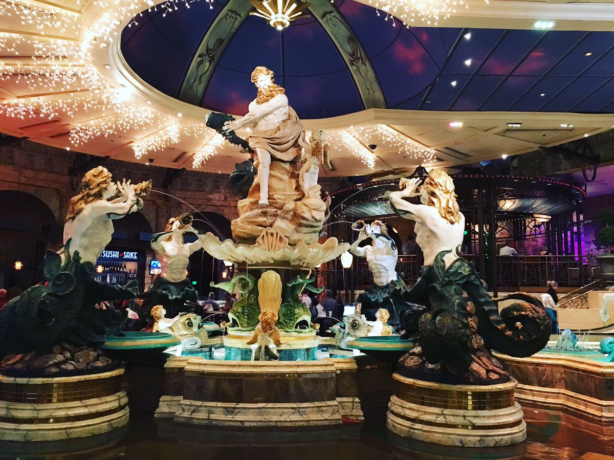 EldoradoReno's tweet photo. Happy #Saturday, to all of our guests, friends, and family! ✨
#EldoradoReno #PhotoStop #Iconic #Fountains #RenoWeekend #Celebrate https://t.co/GE2NIiTwPK