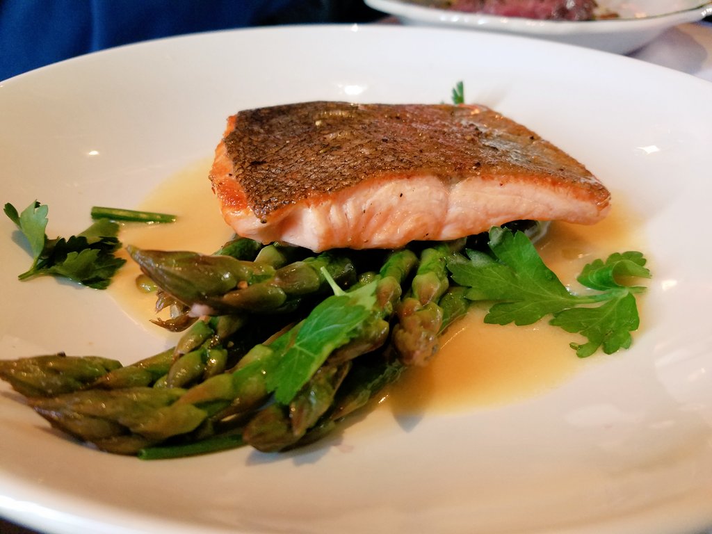 i_stephie's tweet photo. Food experience @maybeckssf https://t.co/fSkDcs13Hl