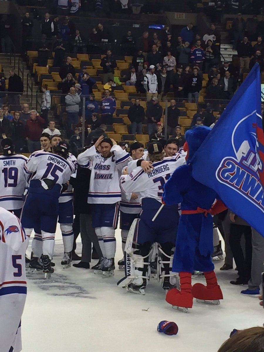 tdgarden's tweet photo. The UMass Lowell @RiverHawkHockey are your 2017 @hockey_east Champions! Congratulations! #HEAChamps 🎉 https://t.co/zvO8mI5tD2