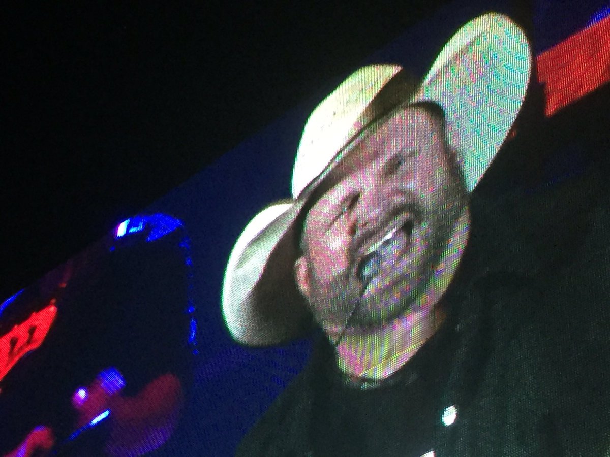 Todd512tv's tweet photo. That is the face of a man singing his heart out to Austinites #SXSW #AmazonPresents .@garthbrooks #KXAN https://t.co/uucQNwVEkb