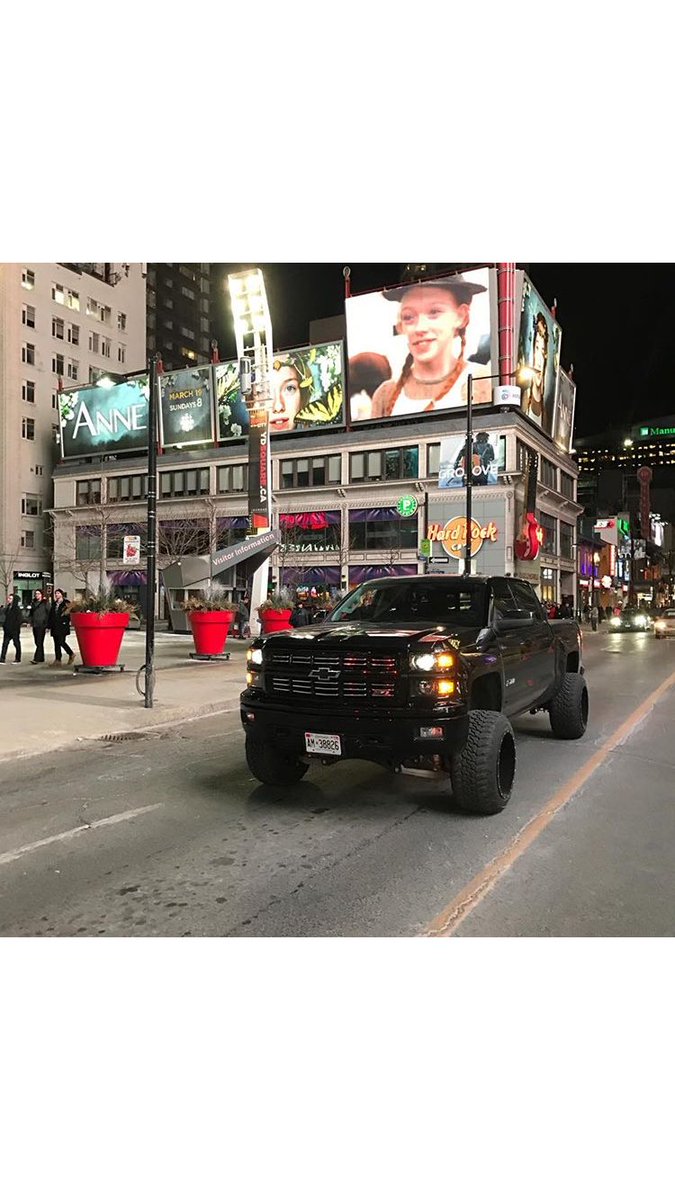 TrucksofOntario's tweet photo. Sexy Silverado in Dundas Square #chevy #silverado #stance #ontarioplates #trucks #toronto https://t.co/V2wjwYdqHr