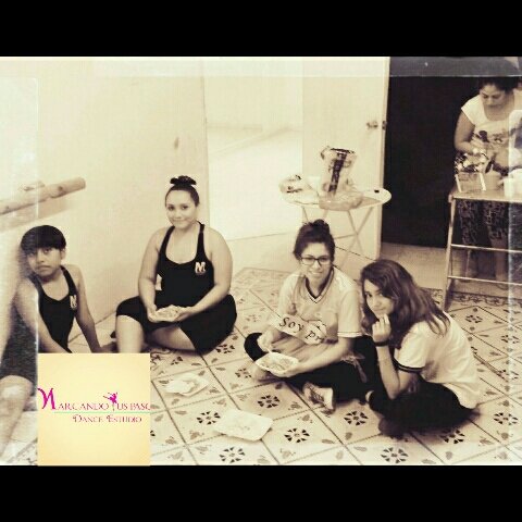EntreBallerinas's tweet photo. Momentos #mtp
#amistadmtp #familia mtp https://t.co/pZvTvcsZLL