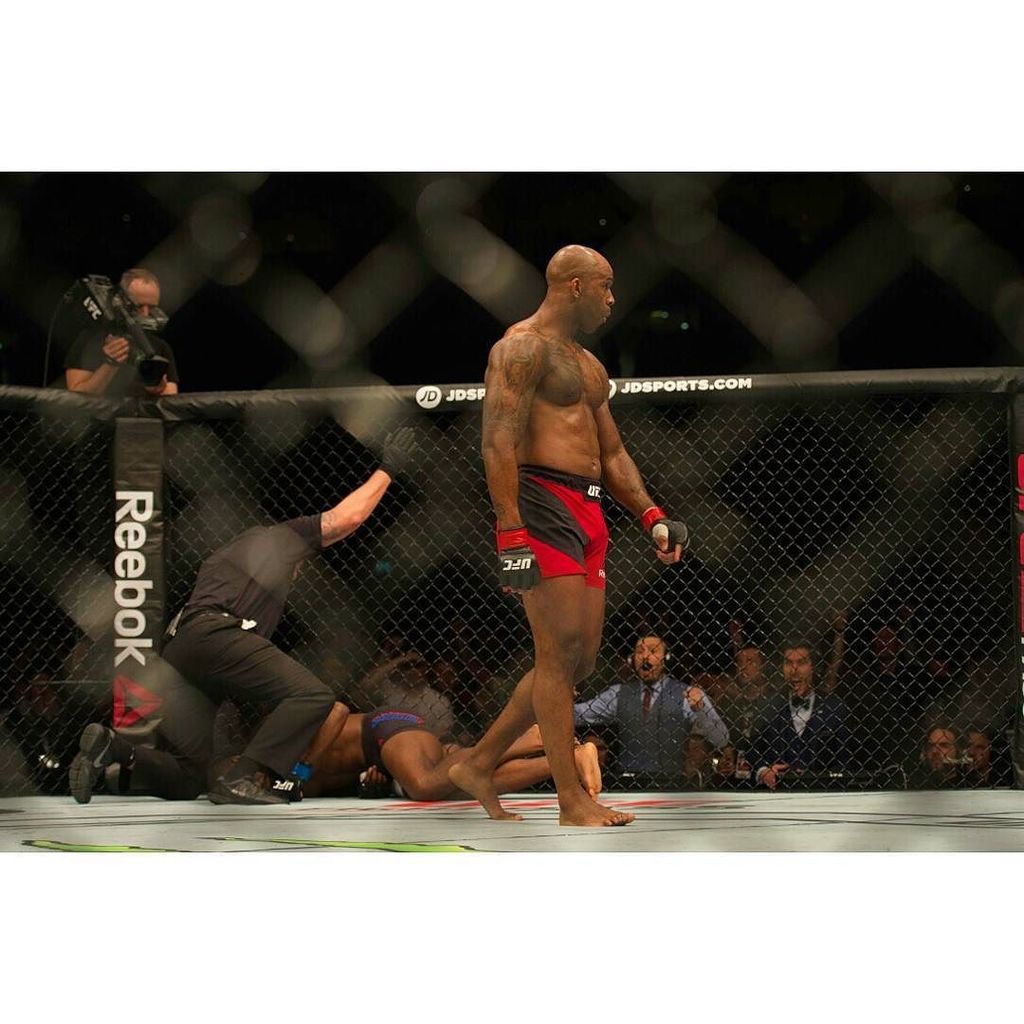 CaneloPhotos's tweet photo. #Manuwaman #JimiManuwa #knocksout #CoreyAnderson at #UFCFightNight #UFCLondon https://t.co/AtILc0iJND https://t.co/v7e2BZthjg