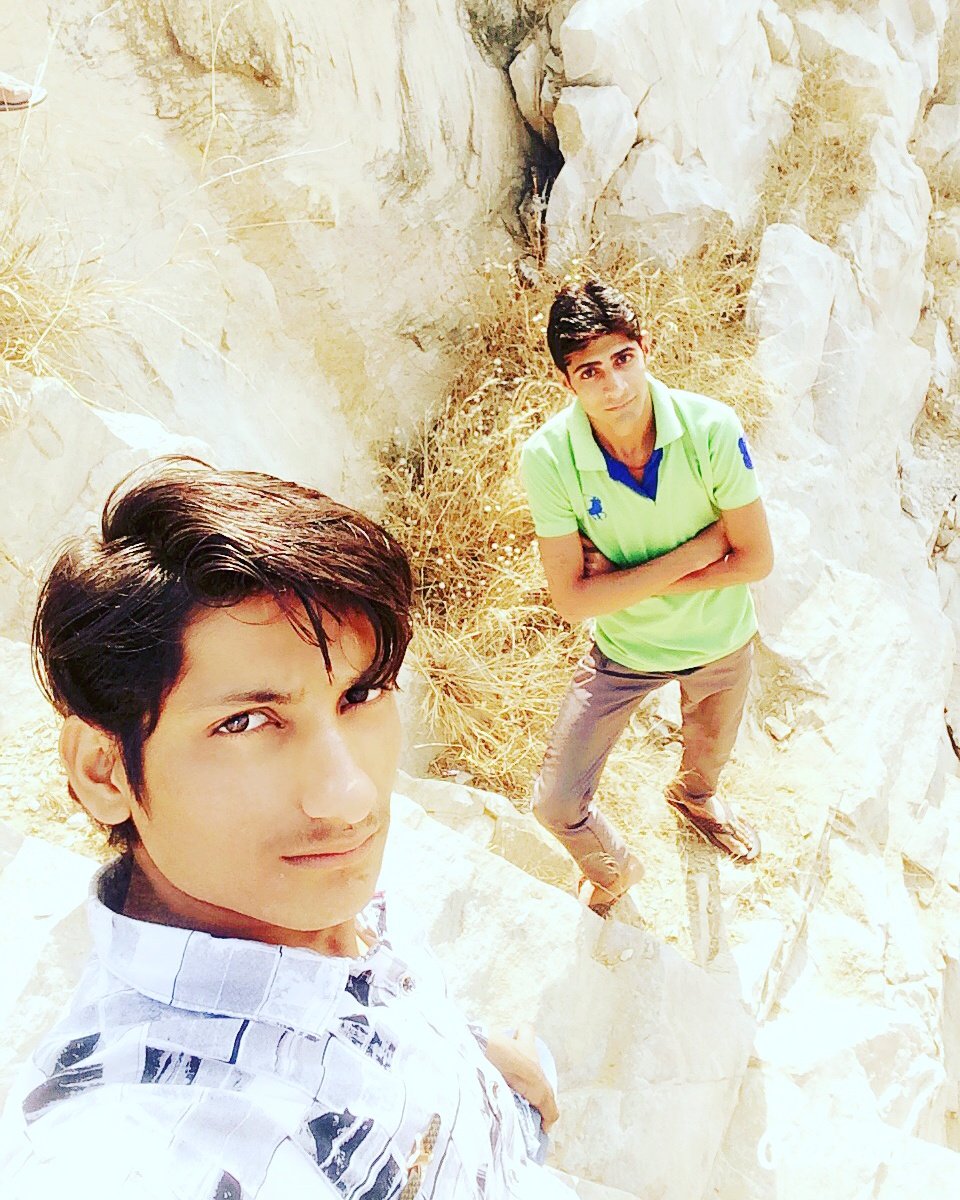 anilgailpuriya's tweet photo. #हमारी 👦 *सिर्फ* #एक_Aada☝☺ ही #काफी है, 😘 #किसी 👩 के # *दिल* ❤ मे # *#अनलिमीटेड* #_Space 👐 #बनाने के #लिए ।।
*ツ*😘
**Anil Rao** https://t.co/t0ZAlyTLms
