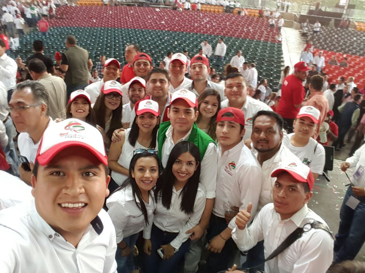 PabloAnguloB's tweet photo. Acompañamos a Miguel Ángel Riquelme en su toma de protesta como candidato del PRI al gobierno de #Coahuila. ¡Vamos por el triunfo! https://t.co/uL8DBSLDtK
