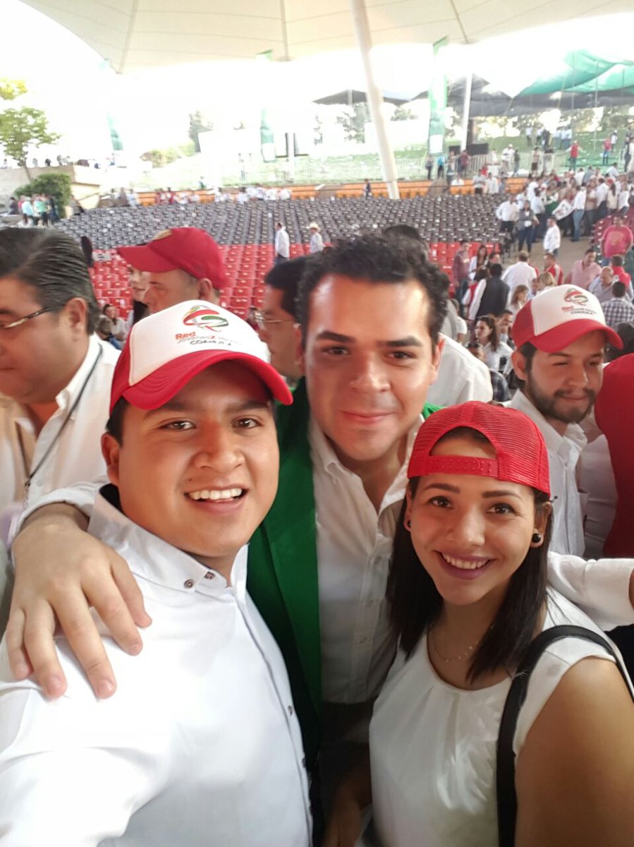 PabloAnguloB's tweet photo. Acompañamos a Miguel Ángel Riquelme en su toma de protesta como candidato del PRI al gobierno de #Coahuila. ¡Vamos por el triunfo! https://t.co/uL8DBSLDtK