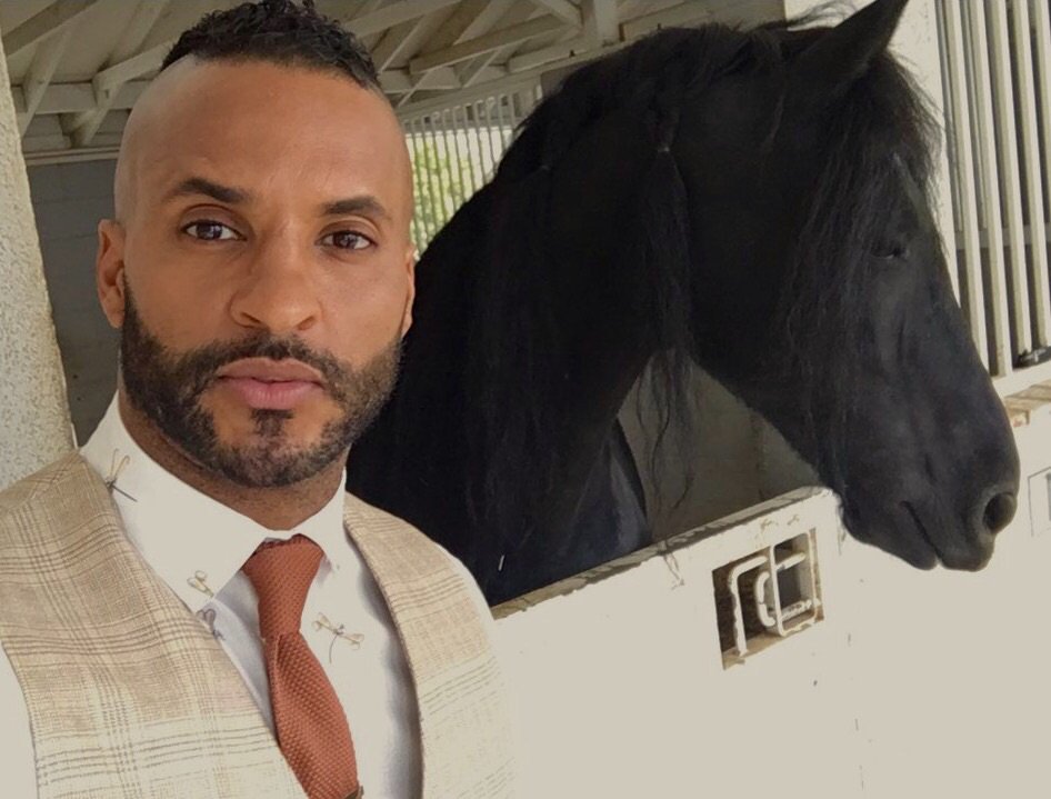 MrRickyWhittle's tweet photo. Great shootin today with my new friend Spirit🐴❤️ for #AjoureMenGermany #horses #feelingdapper https://t.co/sMypIcHOQ7
