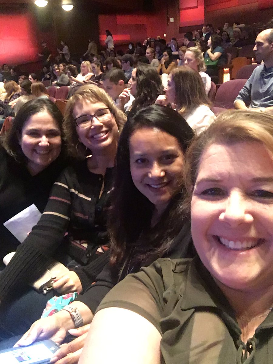 RockingHorseFly's tweet photo. All smiles now...Prepping the Kleenex, though...For #ThisIsUs #PaleyFest https://t.co/t1KRpBZC4y