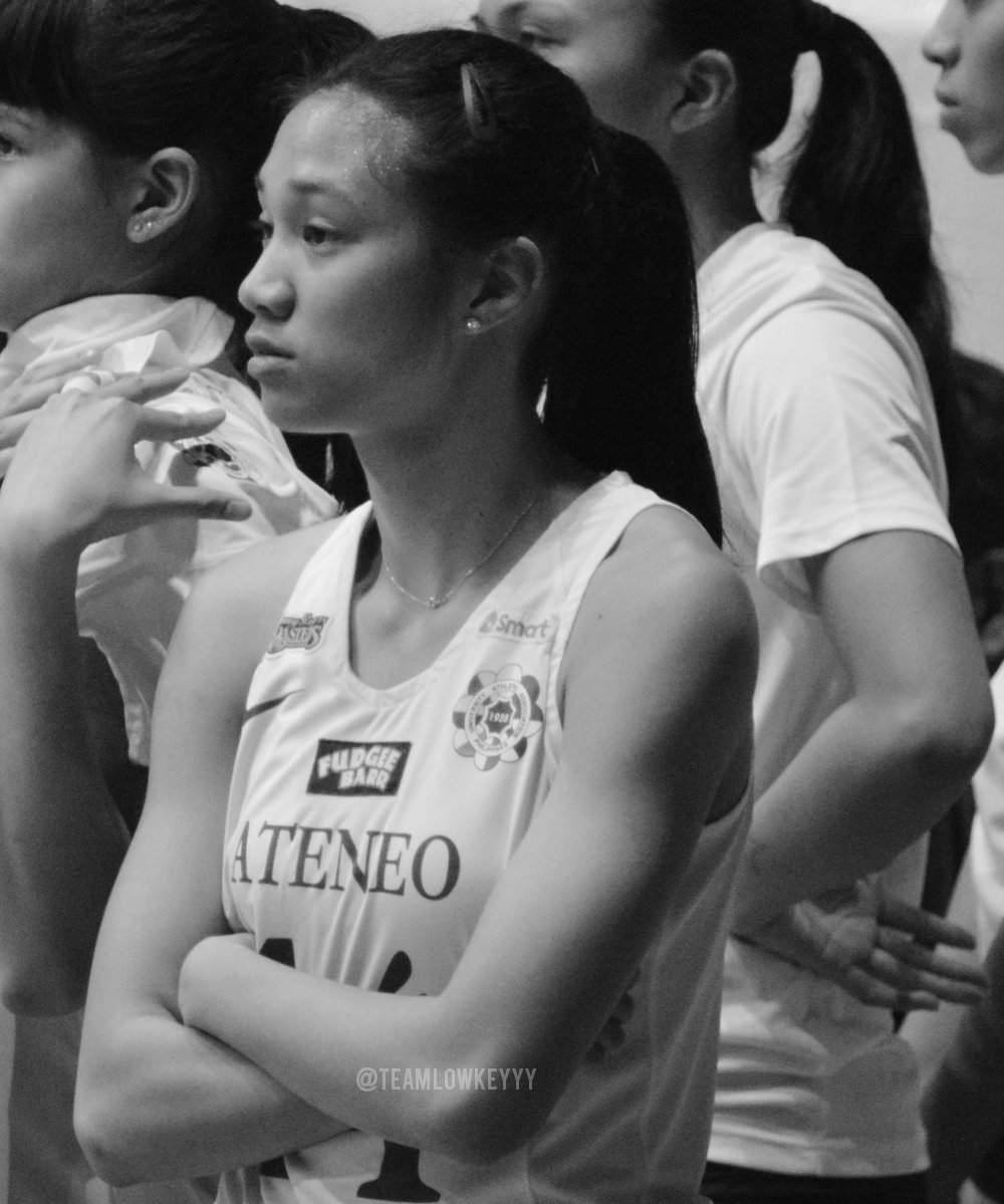 teamlowkeyyy's tweet photo. Summer na!🌻🙃💙 #latepost #vsUST https://t.co/k5IRB8ObUs