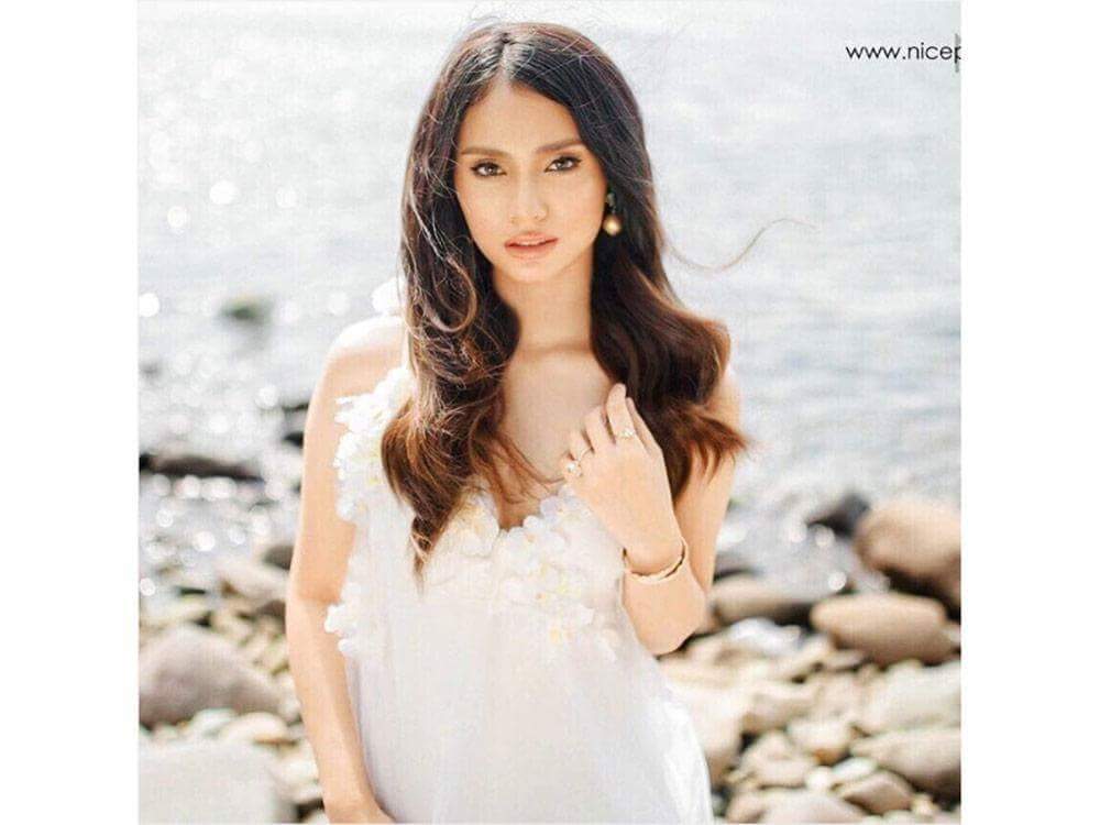 diana_labay's tweet photo. Happy Happy BDay @kleapineda  :* :* wish all The best and MBTC 
#EighteenK https://t.co/dVKKpGgoCo