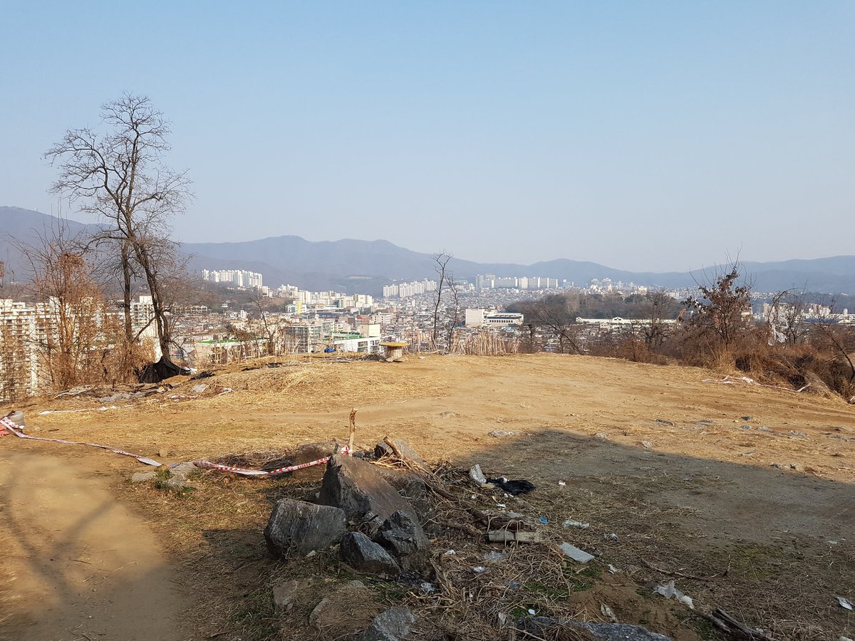 sn_hanjaelee's tweet image. #성남시 에 #건조주의보 가 발효됨에 따라
#성남시공무원 전직원이 
산불 감시 및 예방활동을 전개하고 있습니다
우리의 소중한 자산!
한순간의 실수로 잃어버리지 맙시다!

#영장산 #산불근무 #체육진흥과
#자나깨나산불조심