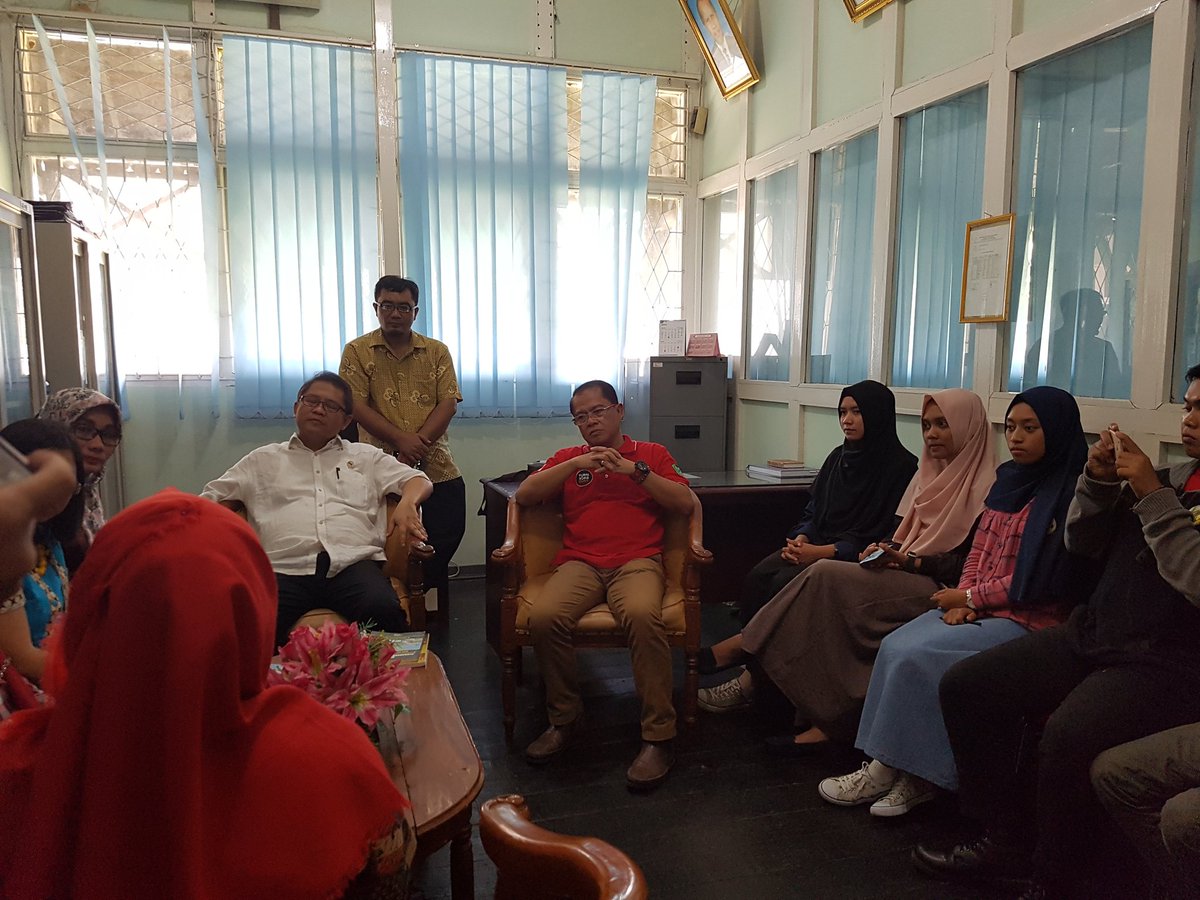 kemkomdigi's tweet photo. 'Kami terus berkolaborasi dgn seluruh stakeholder, termasuk #pegiat TIK utk meningkatkan pemanfaatan cyber space ke arah positif' ~ Chief RA https://t.co/QMfYdWcjQG
