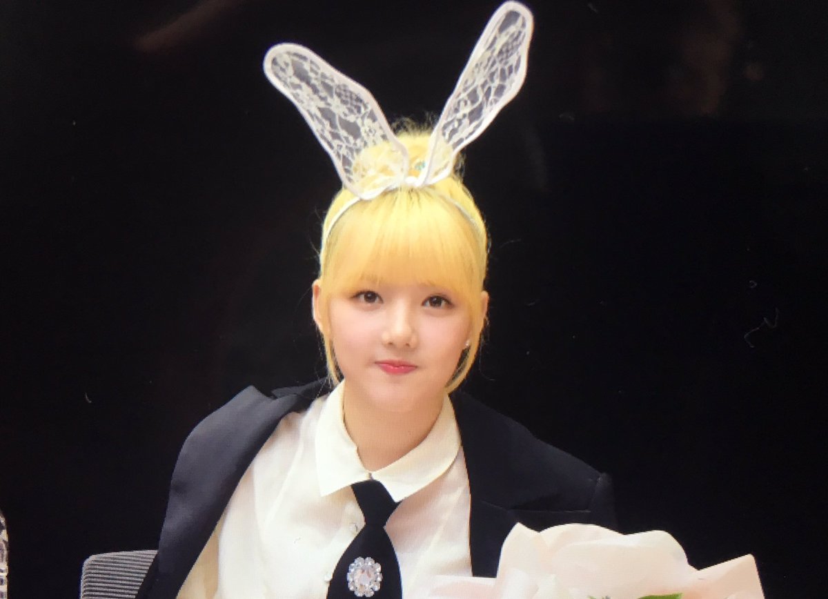 sheerdelight819's tweet photo. 170319 광주 팬싸인회 예린 프리뷰
#여자친구 #GFRIEND #예린
멋져 멋져👍👍 https://t.co/SEdYt1zabw