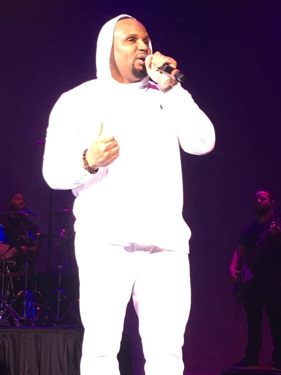 cocochenell504's tweet photo. Biloxi and one of the best entertainers ever made for a great night!! https://t.co/066NQMXlWF
