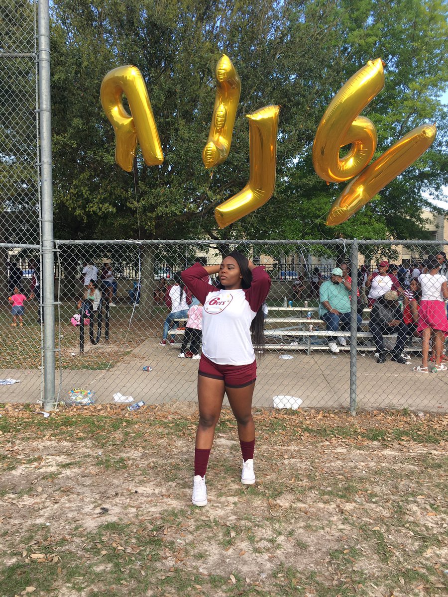 jaitheprincess's tweet photo. #longlivekingrell everything I do is for you and the beautiful nieces you left me . I love you baby ๐คโจ https://t.co/epRX3JtCss