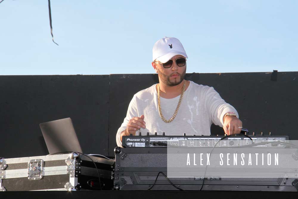 Aquí <a href="/AlexSensation/">Alex Sensation</a> y su set a todo groove! #LFestival #VamosaL #JuntosaL