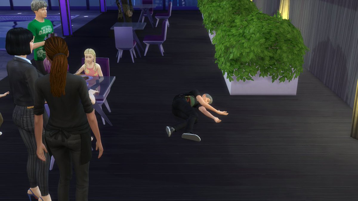 RealSimBliss's tweet photo. Tim Sim died in the middle of Chess' birthday party! @TimMcNally2 #timsim #sims #sims4 #Greenoughfamily #currenthousehold https://t.co/0sALOqm1Ux