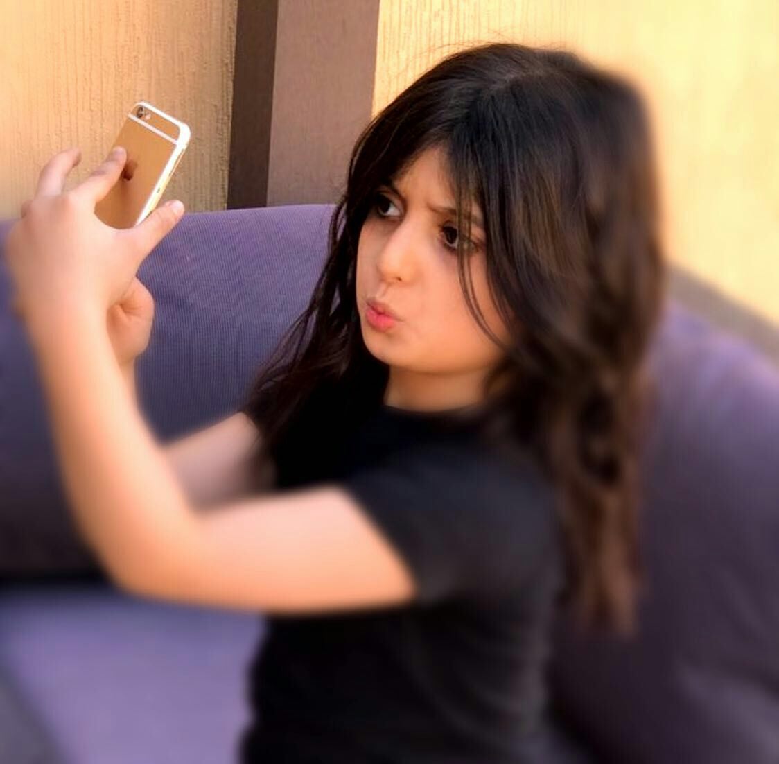princessa20oo's tweet photo. في بَعض الأحْيان قَد نَحتاج إلى صُور تِذكارية ، لـِ تُذكرنا مَن كُنَّا ؛ وَ كَيف أصْبحنا ..!!
#الترف_للدعم
#الكنق_للدعم
#قروب_عزوز_للدعم https://t.co/miVzCUES5O
