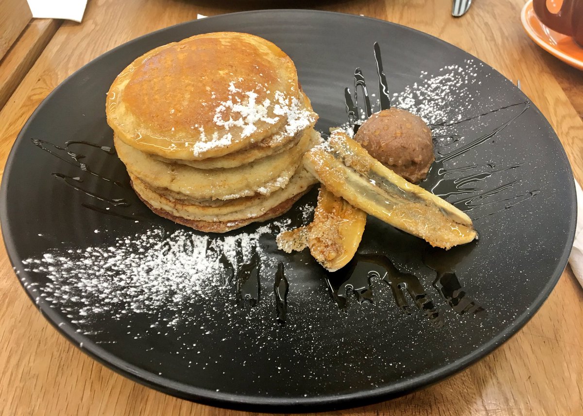 scotstralia2017's tweet photo. Nothing in life beats an all day breakfast. #alldaybreakfast #hotchocolate #pancakes #cherrybean #eastland #melbourne #australia https://t.co/INDZTEqwDa