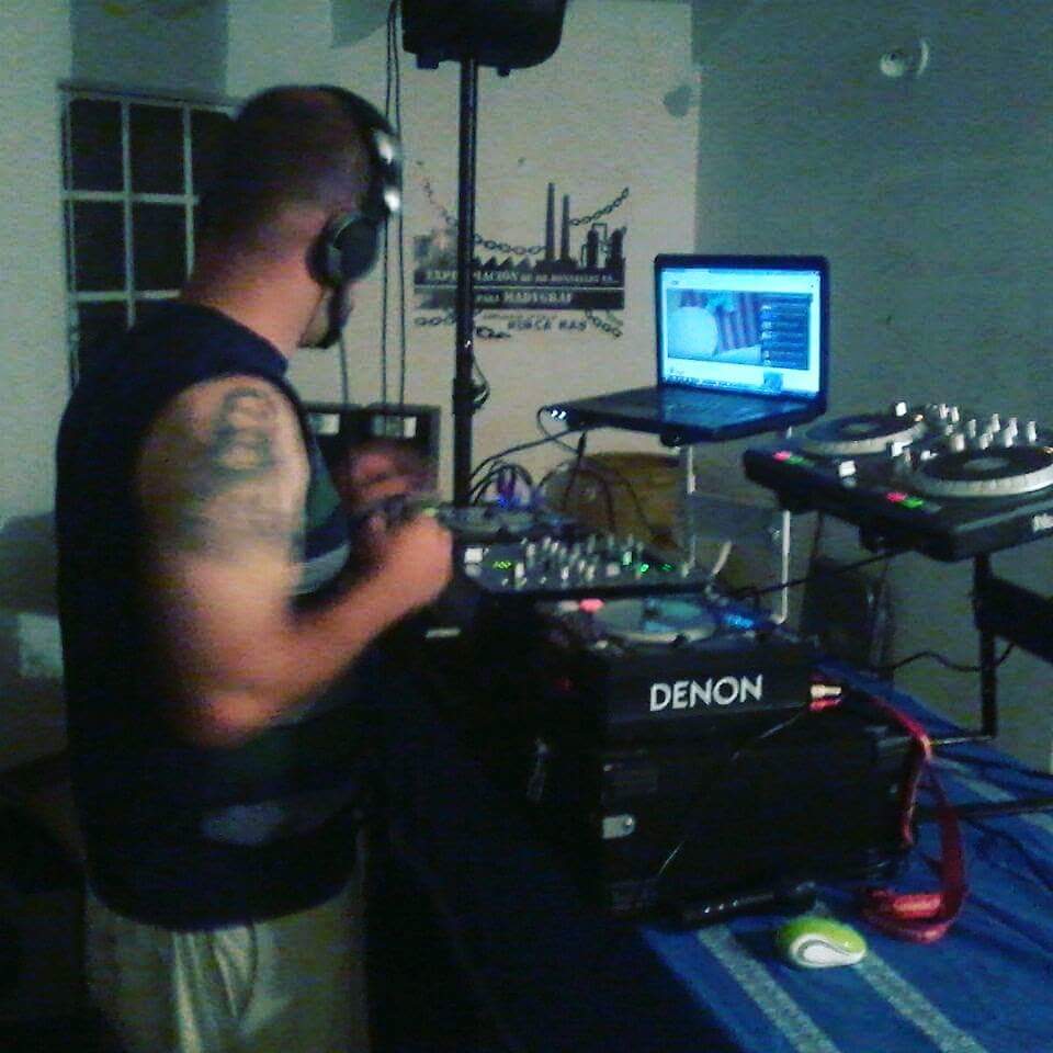 chebere10's tweet photo. @Dj_Cutter grosoooooooo https://t.co/64ekv6XuSQ