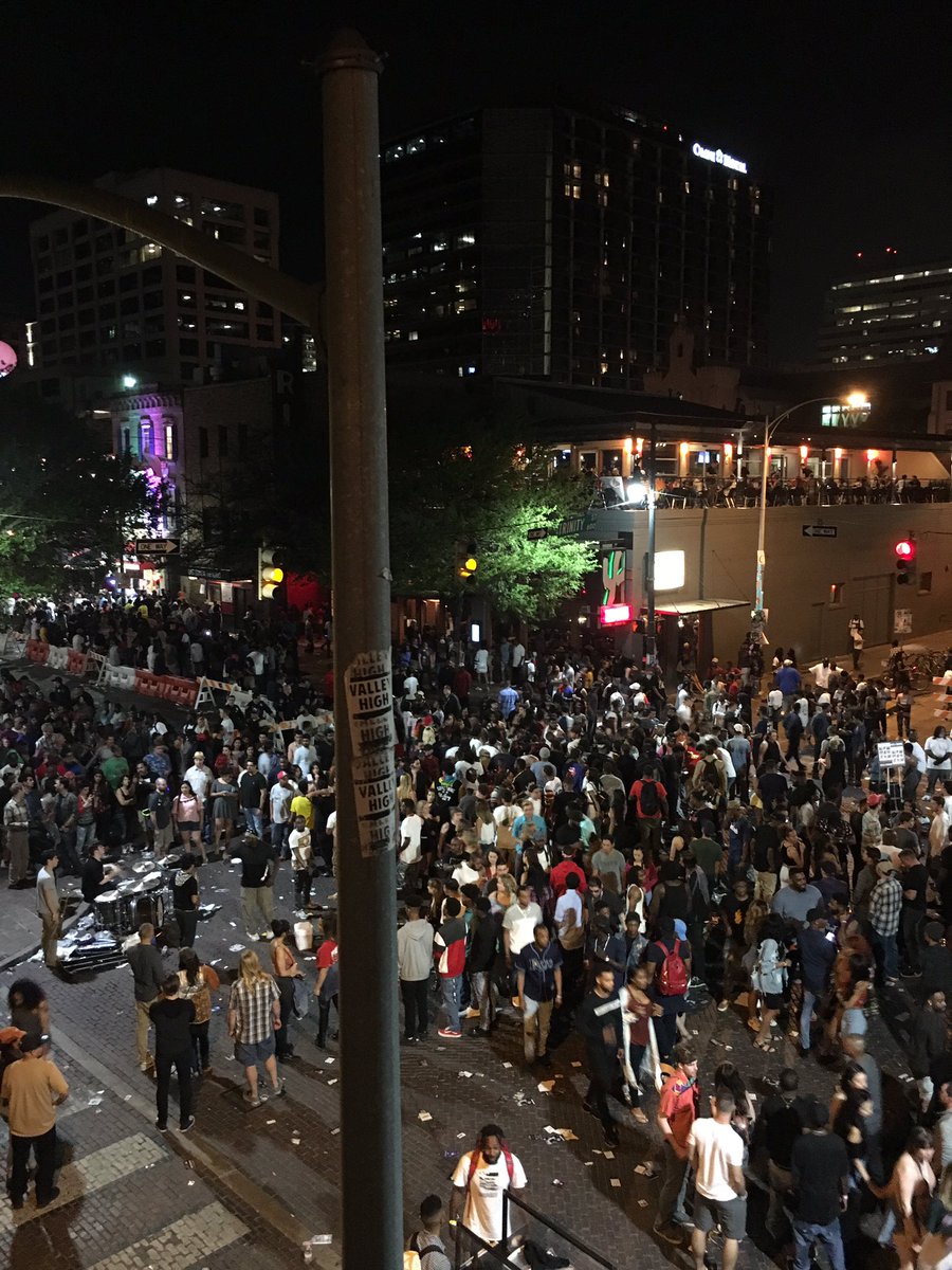 6th St. a damn mess. #SXSW