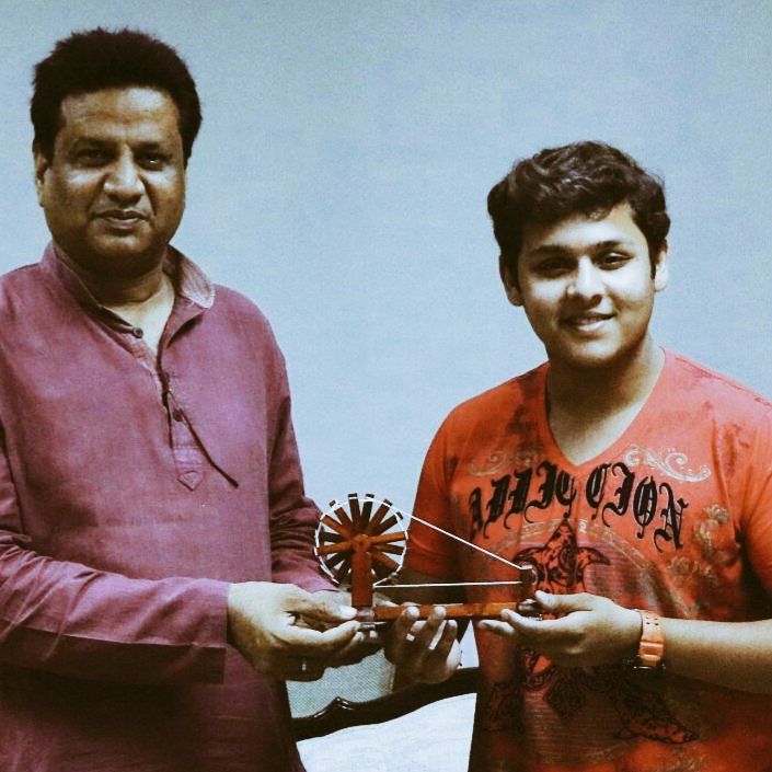 devjoshi10's tweet photo. Trip to RAJGHAT..!!!🙏🙏🙏🙏
👓👓👓👓👓👓👓👓👓👓👓👓👓👓
Thank you Rajnish ji for a lifetime memorable memento..!!
#jaihind
#jaibharat
#Gandhiji
#😊 https://t.co/0Snt9kXfqj
