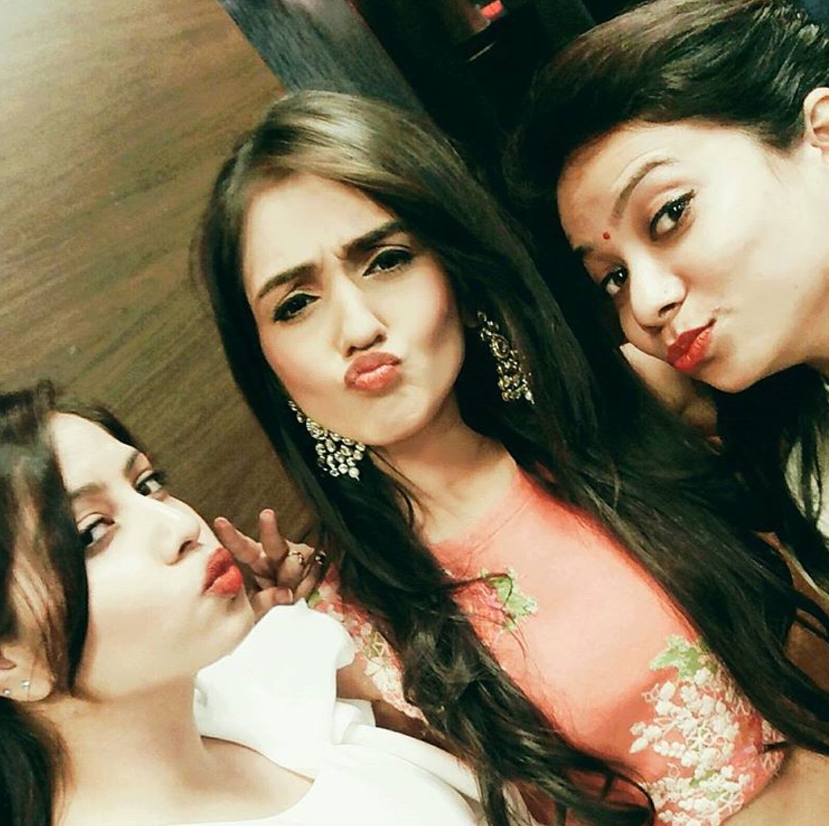 tanyamylife2795's tweet photo. Another picture of @2795_tani at the Delhi event for #DeshKaDevar. 💜 https://t.co/tUjpQBiKE5
