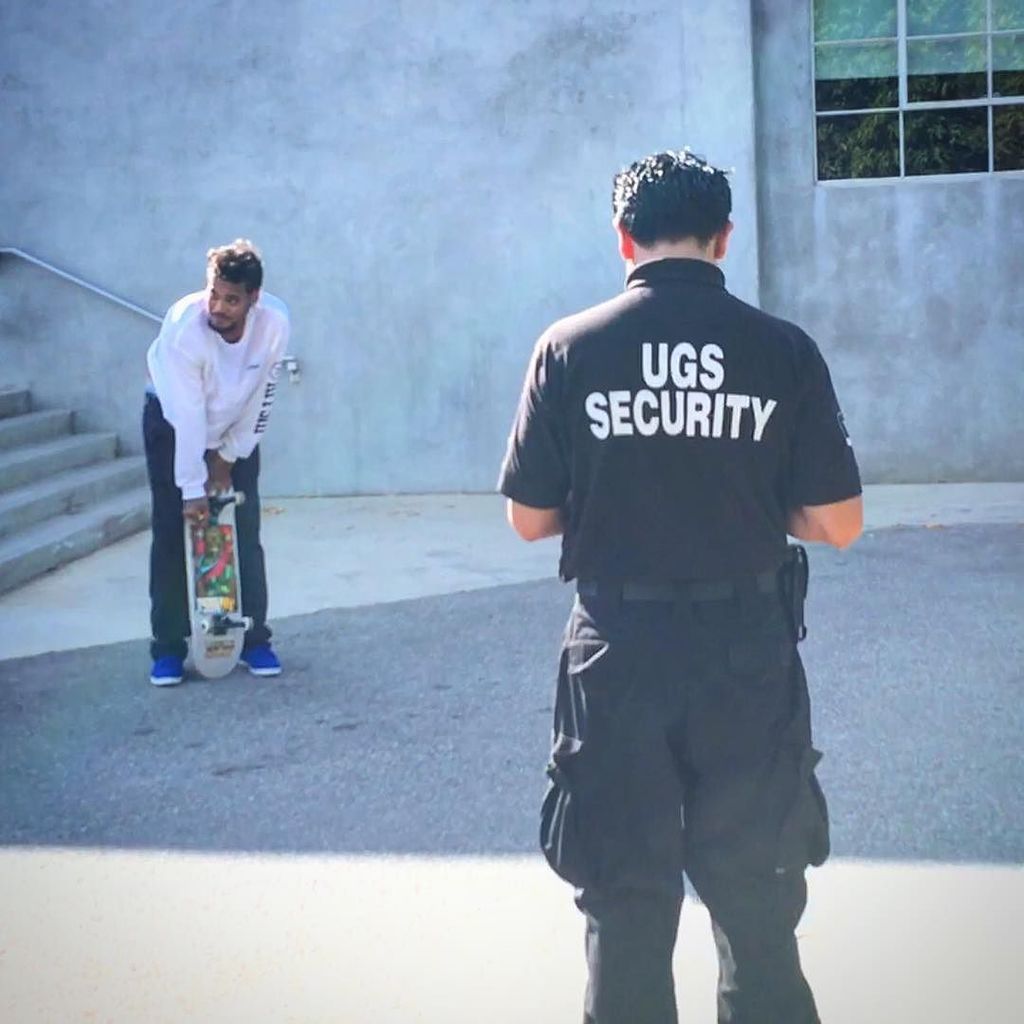 jcoreywhite's tweet photo. Security was lookin' ugly today 👮🏻 #PaulBlart https://t.co/XTu0AKvUHa https://t.co/YXLMzeTRl7