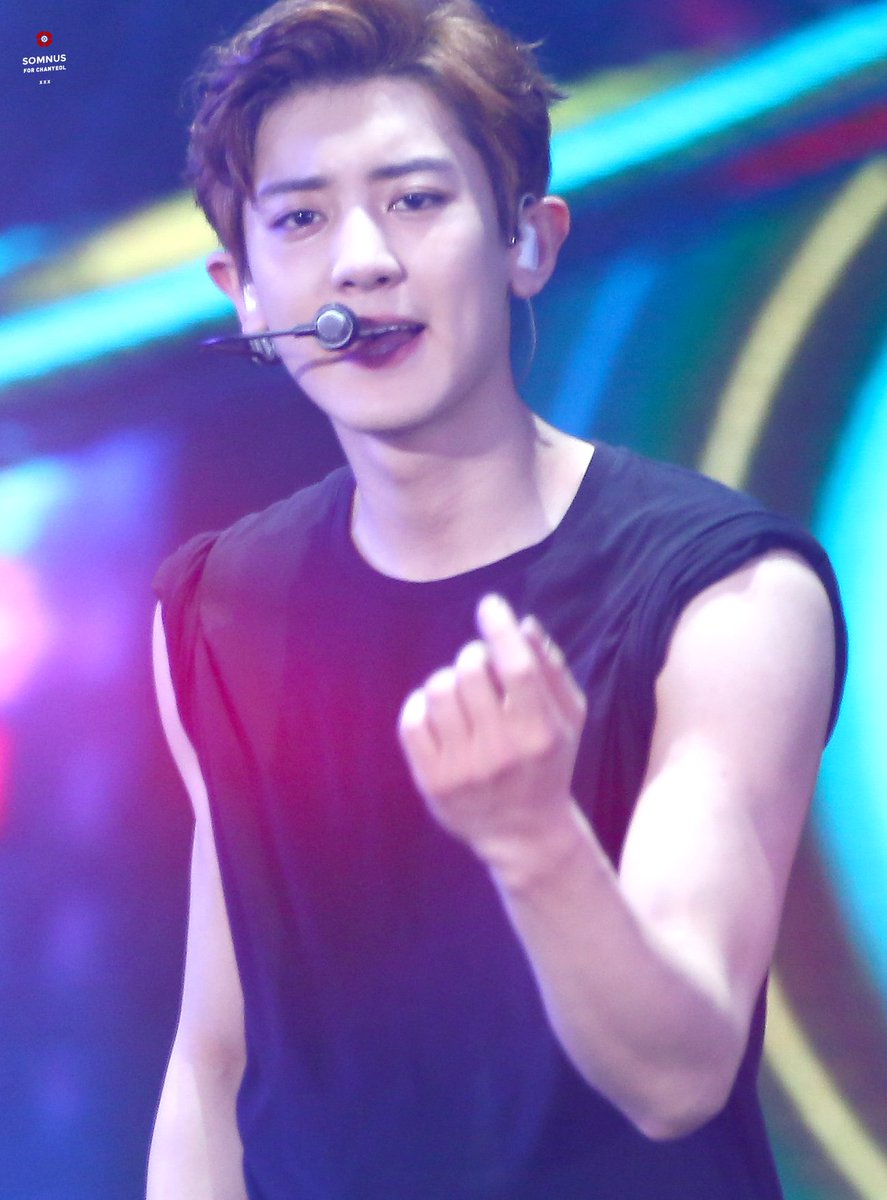 mdzlhcy_'s tweet photo. HQ พี่ชานคอนเมื่อวานคือดีมากจริง พี่ชานโคตรหล่อโคตรเท่ ละพีคมากคือกล้าม ฮืออออ จาเปงลมมม ผัวคัมแบค ปรบมือรัวๆ55555555 👏👏💘💘 https://t.co/hxdDJaAu9j