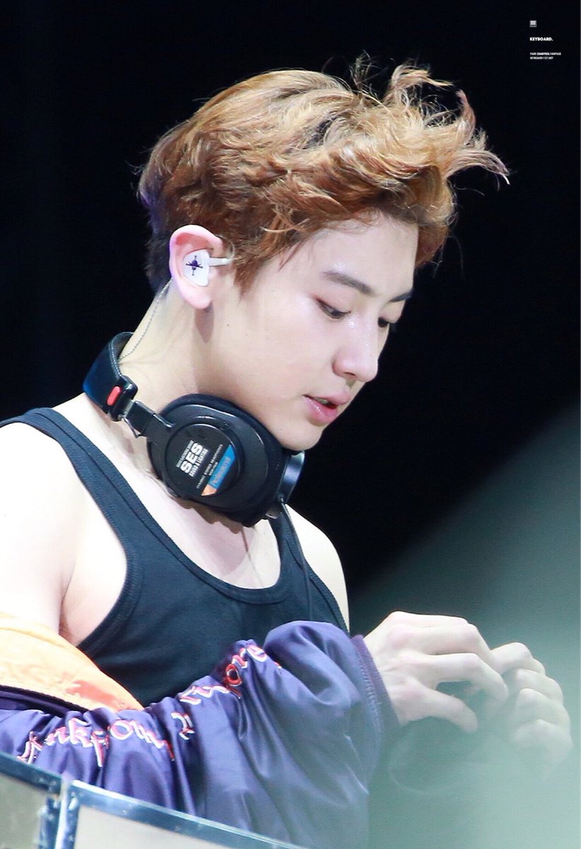 mdzlhcy_'s tweet photo. HQ พี่ชานคอนเมื่อวานคือดีมากจริง พี่ชานโคตรหล่อโคตรเท่ ละพีคมากคือกล้าม ฮืออออ จาเปงลมมม ผัวคัมแบค ปรบมือรัวๆ55555555 👏👏💘💘 https://t.co/hxdDJaAu9j