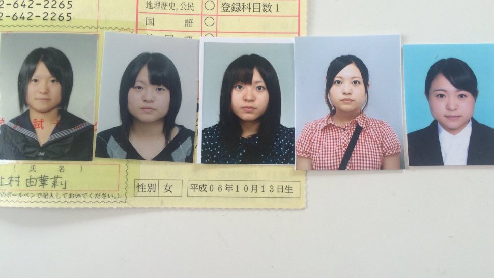 peaoramel's tweet photo. 【続・証明写真】
実家を片付けていたら出てきた学生証たちを見た母が一言、「昔はまだ顔小さかったのにね〜」
中学校〜大学３年、そして今 https://t.co/stAaq3UG8B