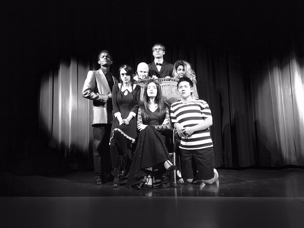 LisaAmen612's tweet photo. "Gomez Morticia is leaving its the end of a family!" Or is it? #normalisanillusion https://t.co/obOzsBRaD0