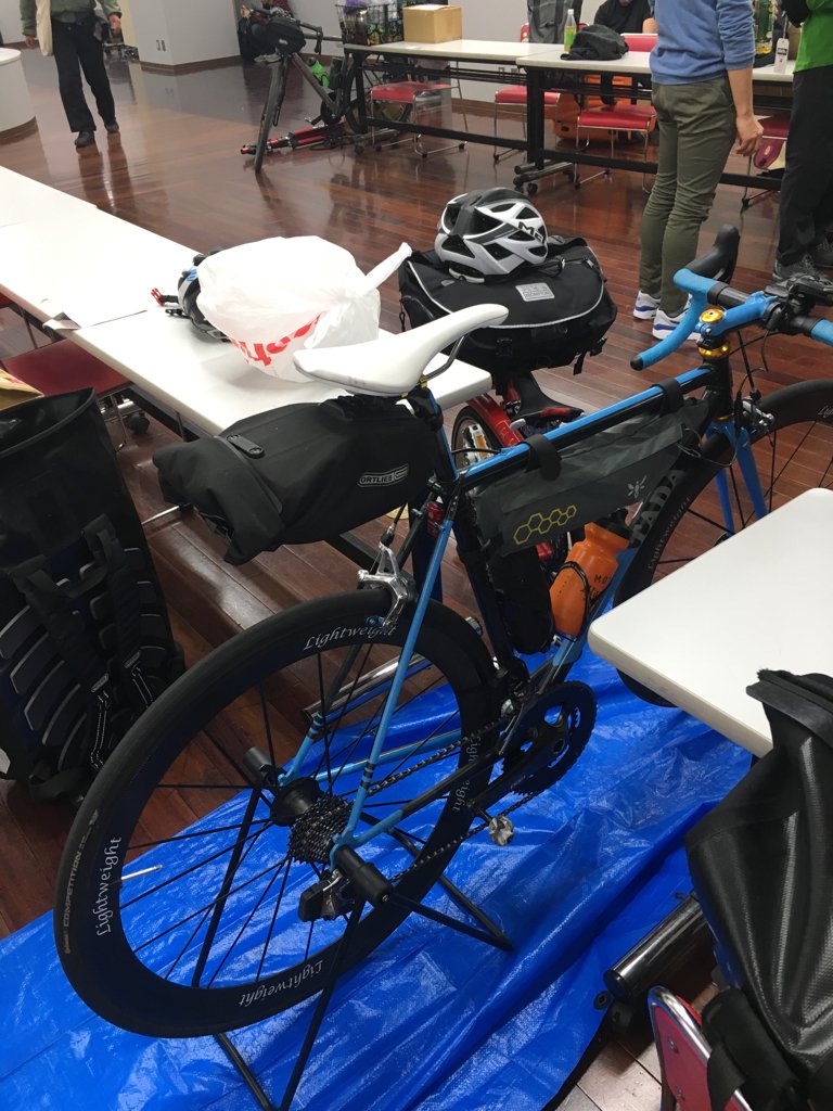 やっちゃばサテライト、無事に終わりました。こういう同人誌即売会初めてなんですが、めちゃくちゃ楽しかったです。人がひっきりなしに来るから喋り疲れた'`,､('∀`) '`,､