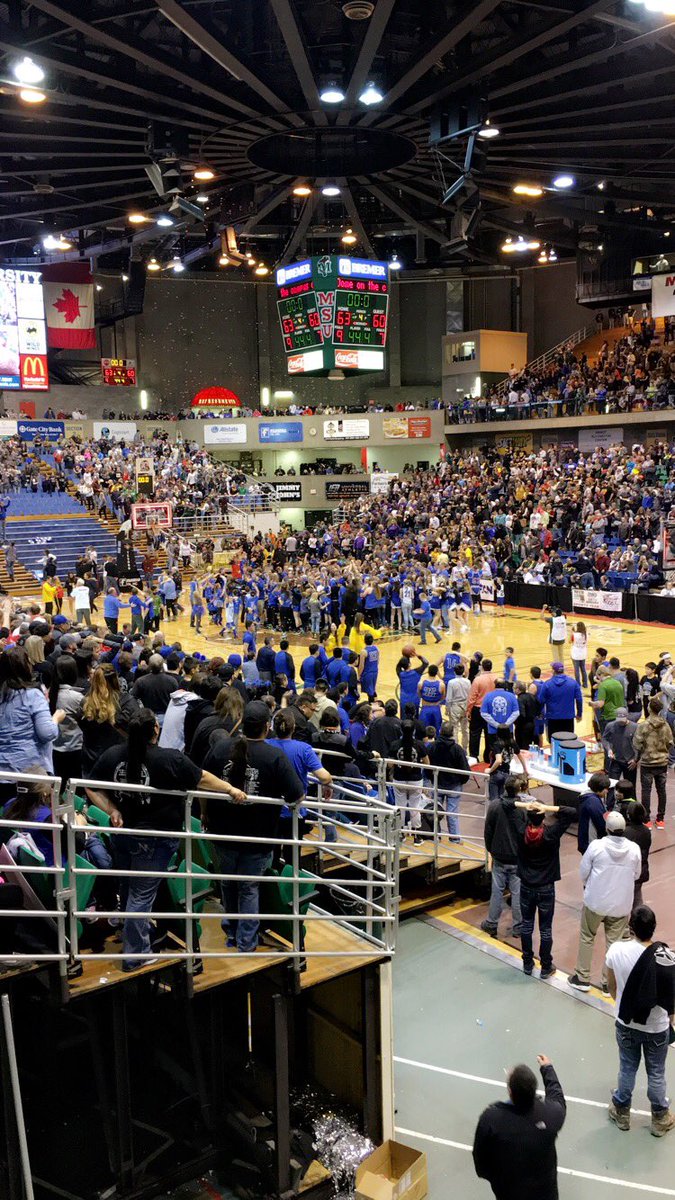 missmanleyy's tweet photo. Congrats Burros!! πππ #statechamps #StateBMinot https://t.co/gbfmcMPaXG