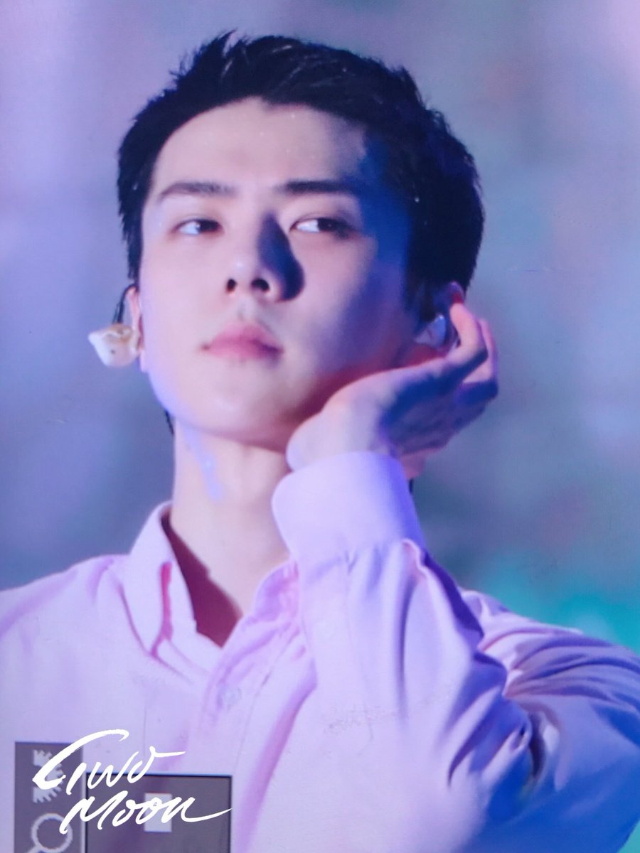 exo_2moons's tweet photo. 170318 #세훈 #SEHUN #EXOrDIUMinMalaysia 막내한테 장난이 치고싶은 찬열이형과 반응이 늦었던 세후닠ㅋㅋㅋㅋㅋㅋ큐ㅠㅜㅜㅜㅜㅜㅜㅜ https://t.co/PORvRmKntA
