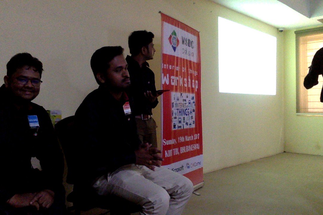 nirmalhota's tweet photo. #iotworkshop @CsharpCorner @MsdcOdisha @IndiaMVP https://t.co/7wqc3dOrrC