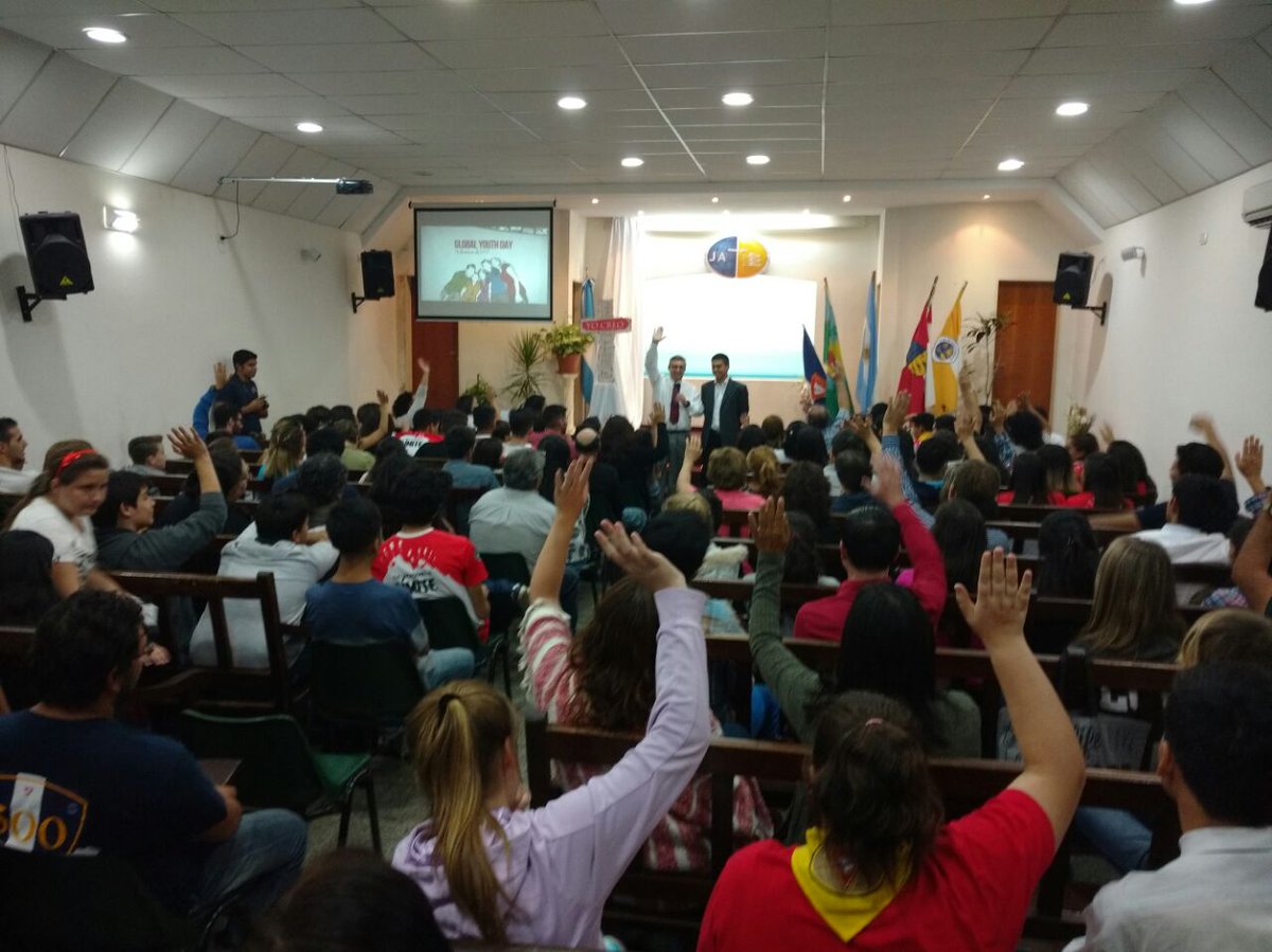 JA_SyS's tweet photo. Culto Especial #GYD17 en @iasd_val Alabanzas+Testimonios+Oración+Mensaje+BautismoJoven #DiaMundialJA https://t.co/ABsIQ15jWX